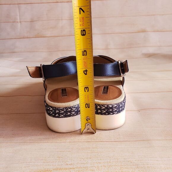 BCBGENERATION Xavier Satin Platform Cross Slingback Sandals Navy Size 8/38 - Picture 15 of 16